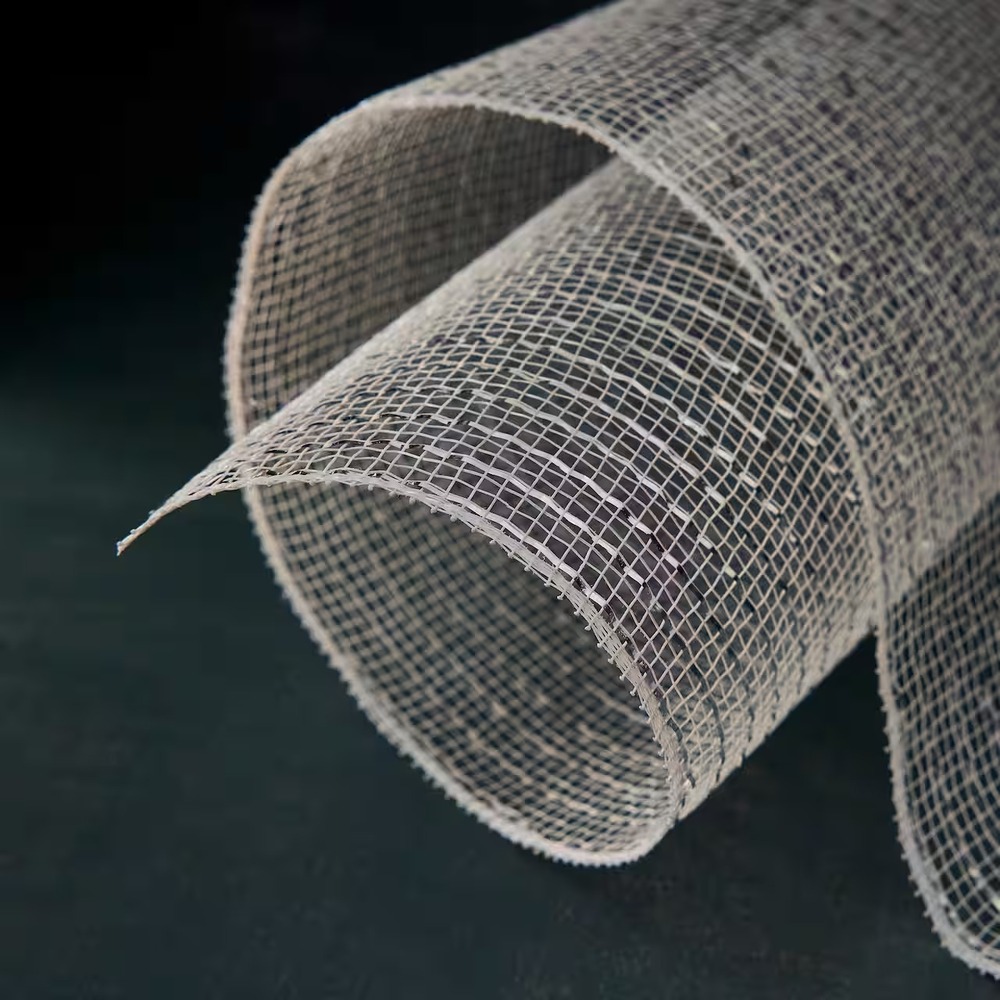 New in plastic Celebrate It silver decorating mesh 12 inches by 35 feet - Picture 2 of 6